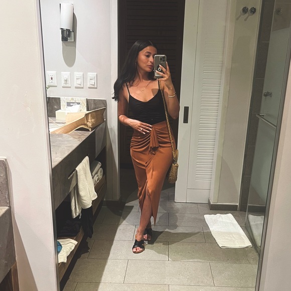 Meet your Posher, Asiana - Picture 3 of 5